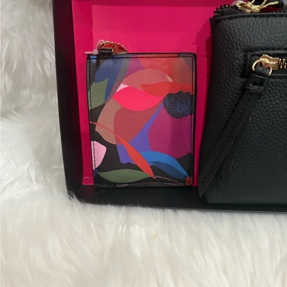 Trina Turk 2 piece set - Wristlet & Cardholder - Picture 2 of 5
